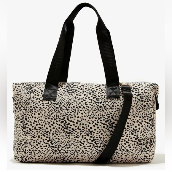 Mali & Lili Weekender Duffel Overnight Bag - Cream and Black Leopard Print - Picture 2 of 9
